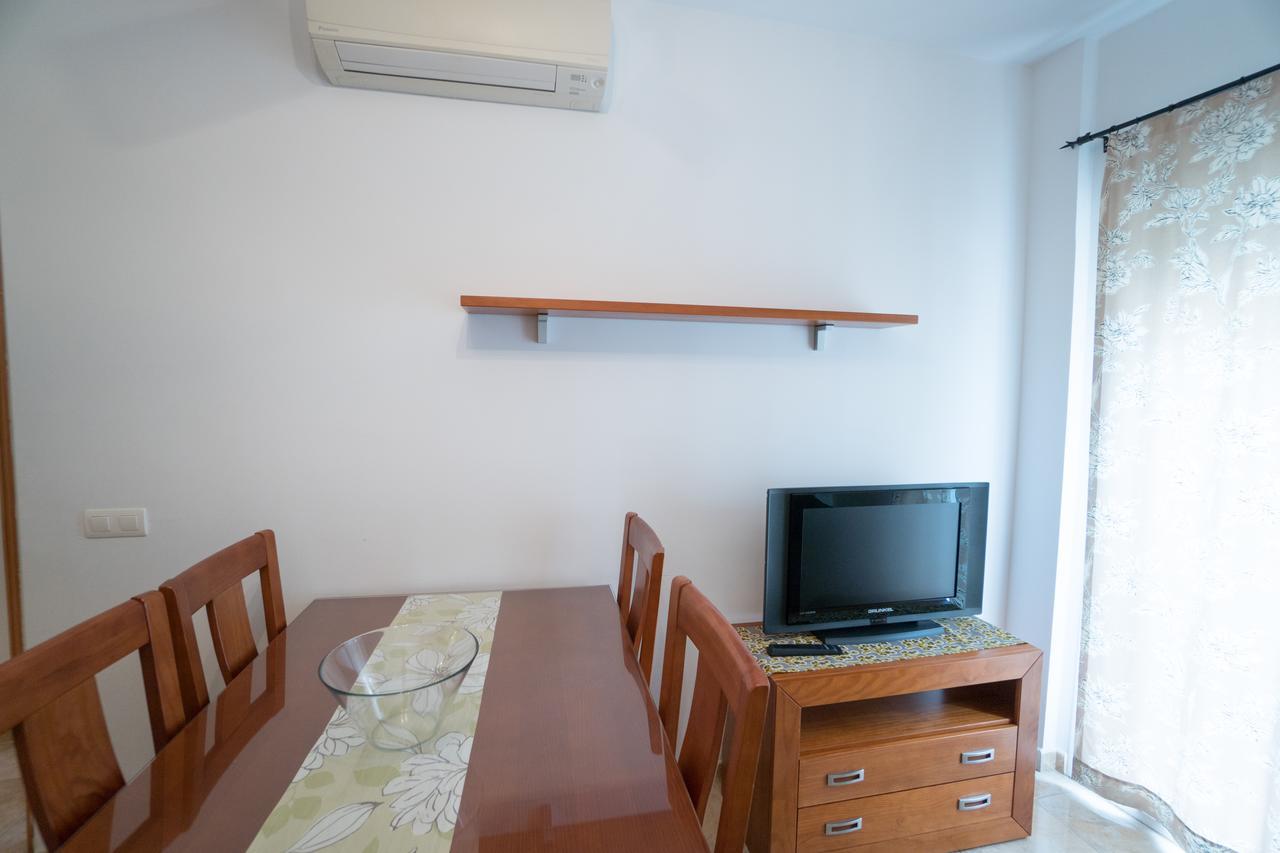 Apartamentos Manuel Martin Нерха Экстерьер фото